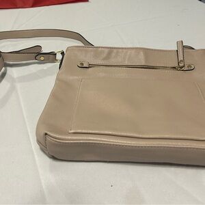 Vintage Women'sNeutralBeigeCrossbody Bag with Front Zip Pocket (Kmart) like new!